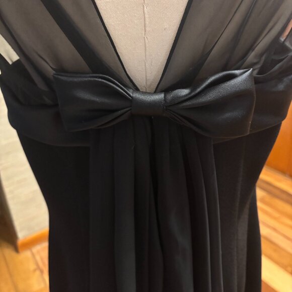 Black Evening Gown - Picture 5 of 7